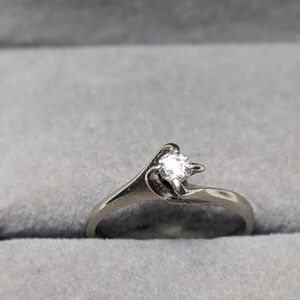 14k White Gold Solitaire Ring 0.16ct Diamond Vintage Size 6